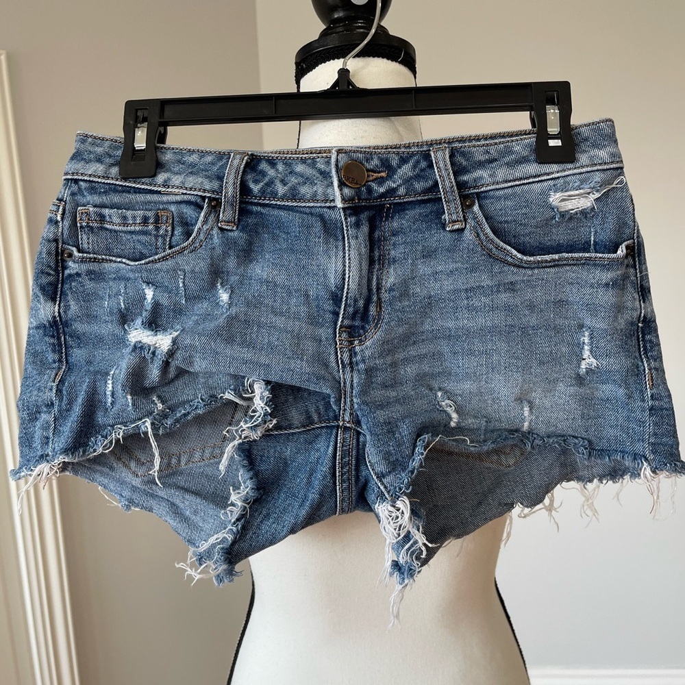 BKE Stella size 25 jean shorts raw hem distressing festival concert beach denim